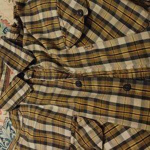 Long sleeve Levis shirt